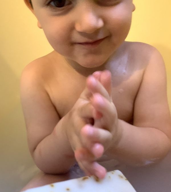 Prendre soin de la peau des bébés et des bambins avec des savons naturels